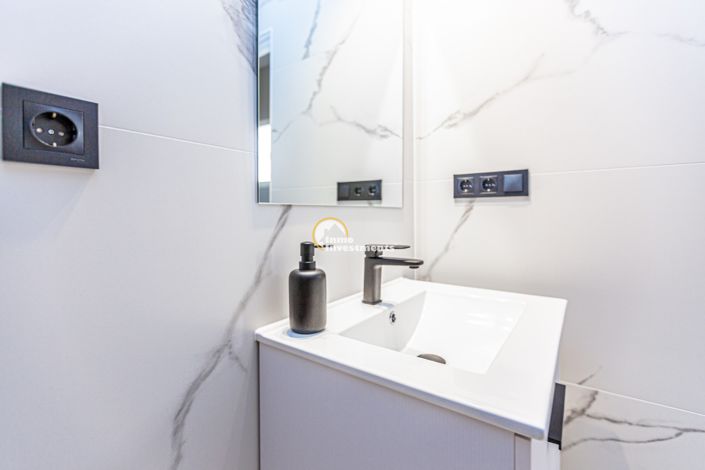 Image No.31-3 Bed Townhouse for sale