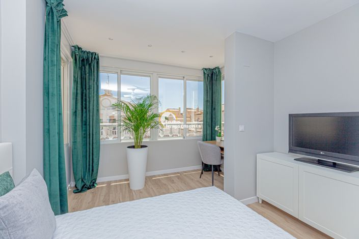 Image No.33-3 Bed Townhouse for sale