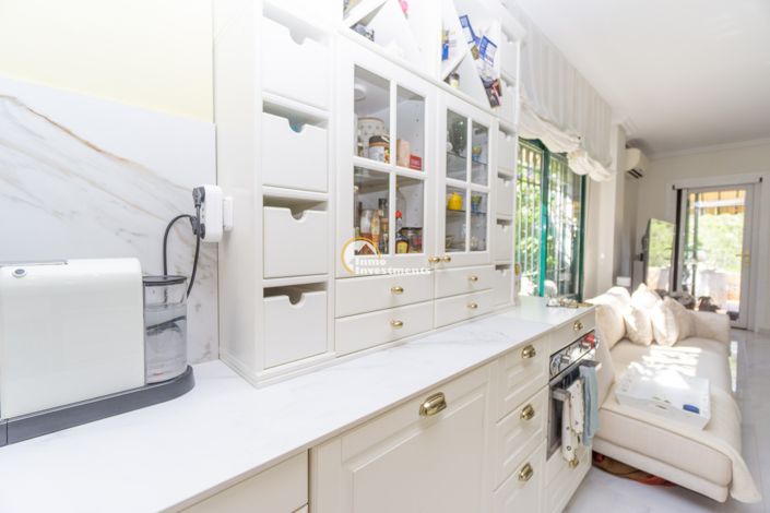 Image No.11-2 Bed Townhouse for sale