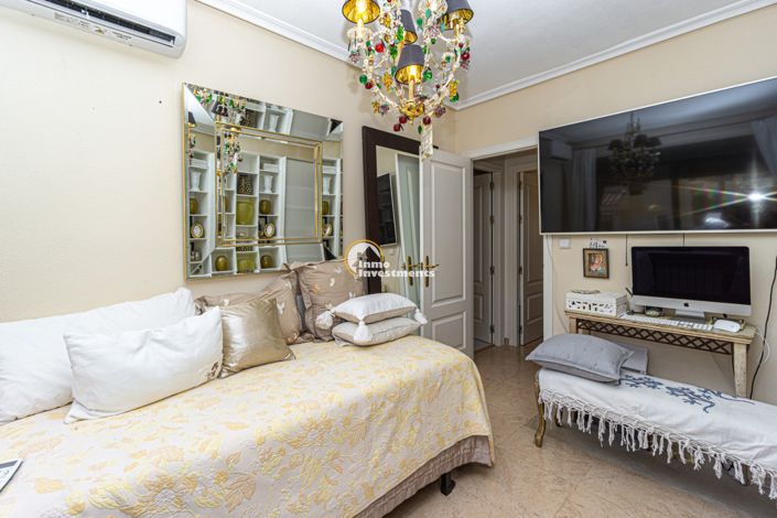 Image No.37-2 Bed Townhouse for sale