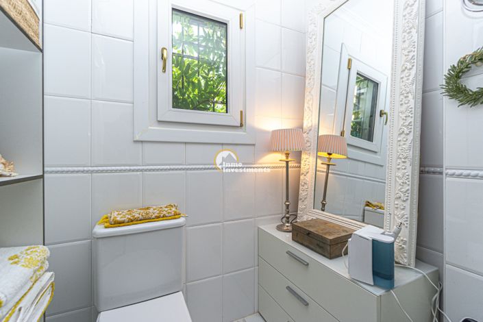 Image No.40-2 Bed Townhouse for sale