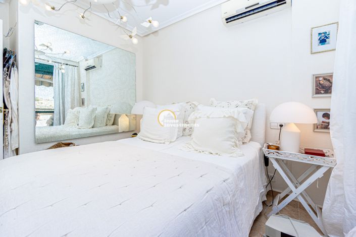 Image No.42-2 Bed Townhouse for sale