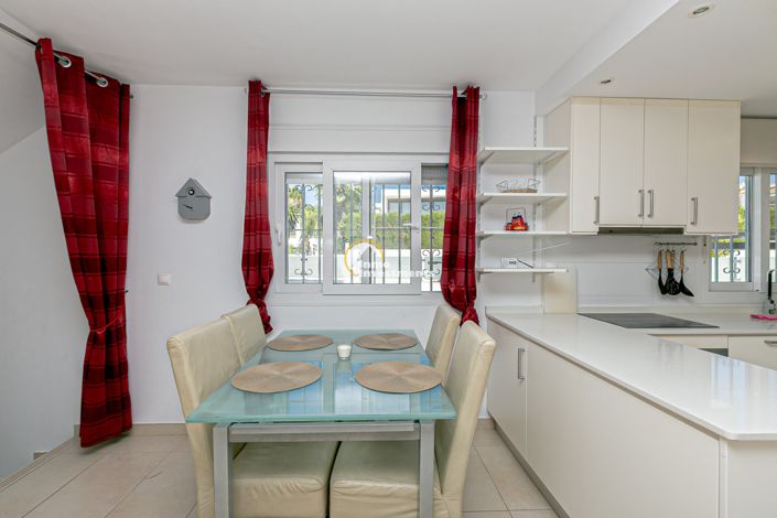 Image No.14-4 Bed Villa for sale