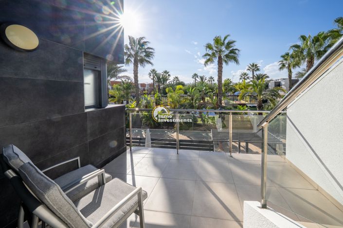 Image No.27-3 Bed Townhouse for sale