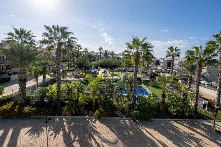 Image No.30-3 Bed Townhouse for sale