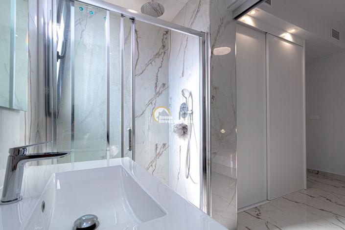 Image No.20-2 Bed Apartment for sale