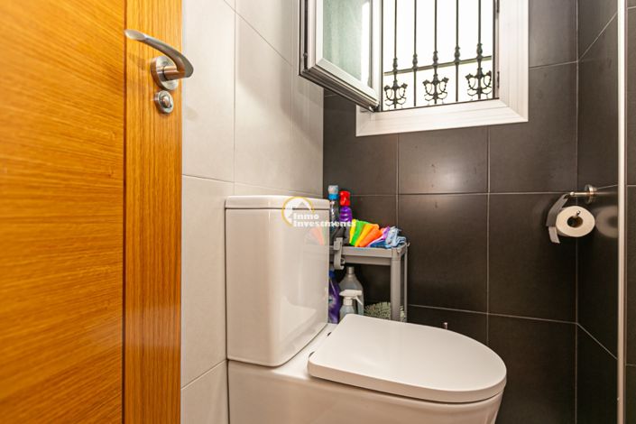 Image No.17-3 Bed Townhouse for sale