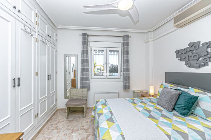 Image No.23-2 Bed Apartment for sale