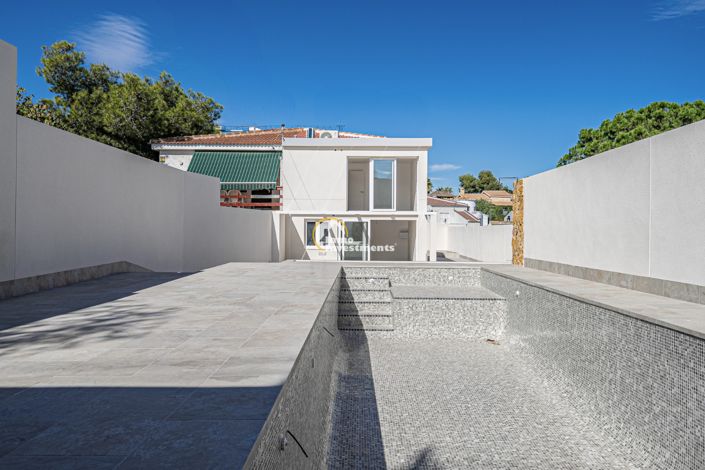 Image No.38-3 Bed Villa for sale