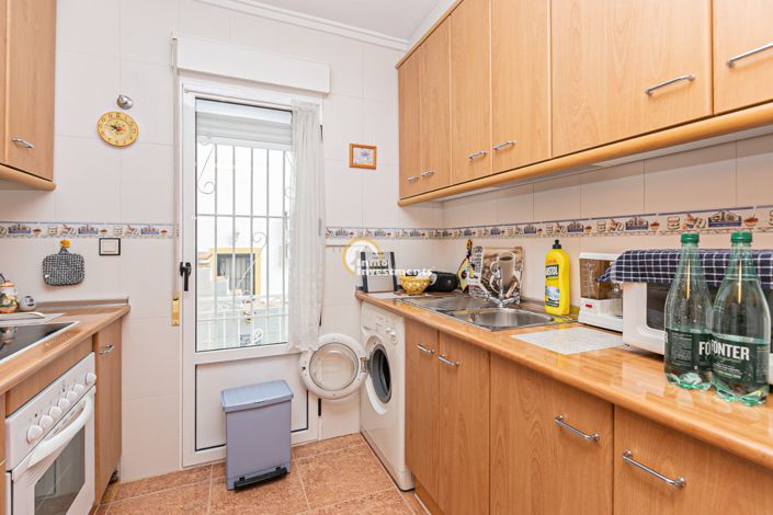 Image No.15-3 Bed Townhouse for sale