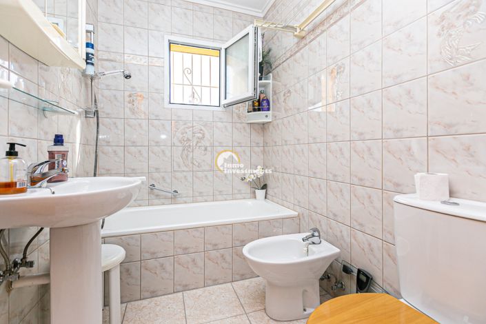 Image No.29-3 Bed Townhouse for sale