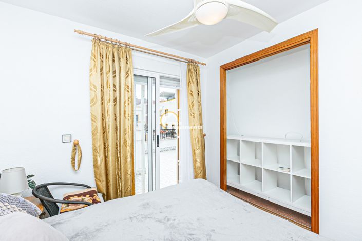 Image No.31-3 Bed Townhouse for sale