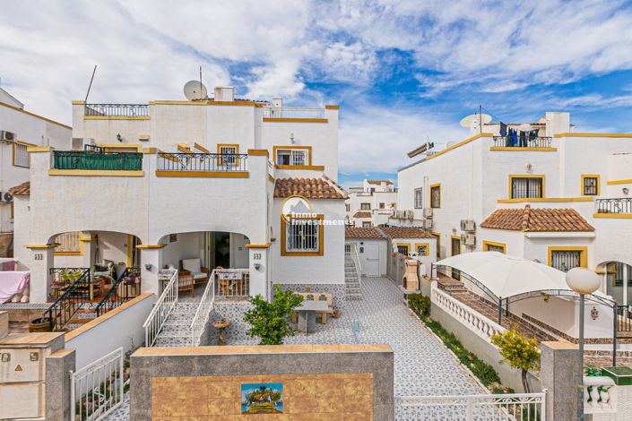 Image No.50-3 Bed Townhouse for sale