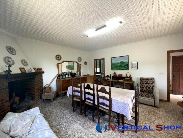 Image No.10-2 Bed Country Property for sale