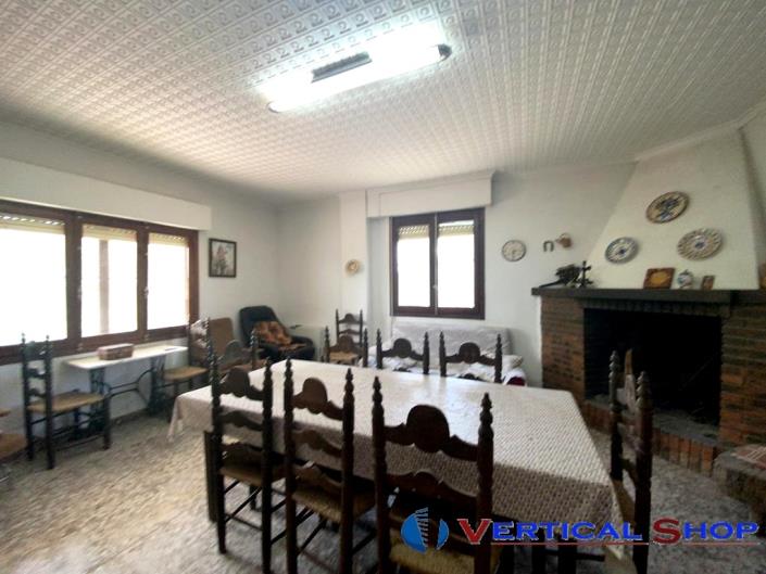 Image No.12-2 Bed Country Property for sale