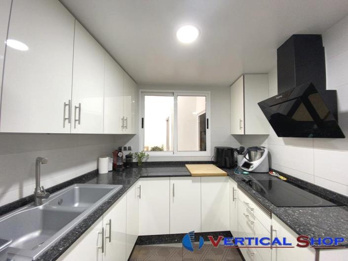 Image No.3-8 Bed Townhouse for sale