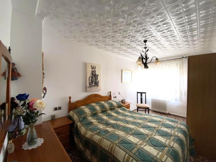 Image No.6-8 Bed Townhouse for sale