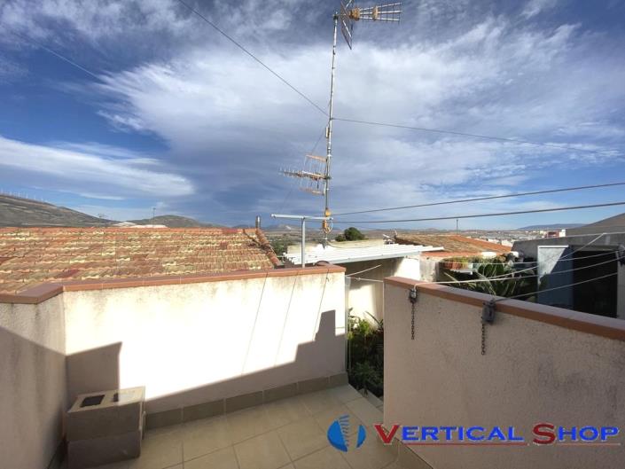 Image No.18-8 Bed Townhouse for sale