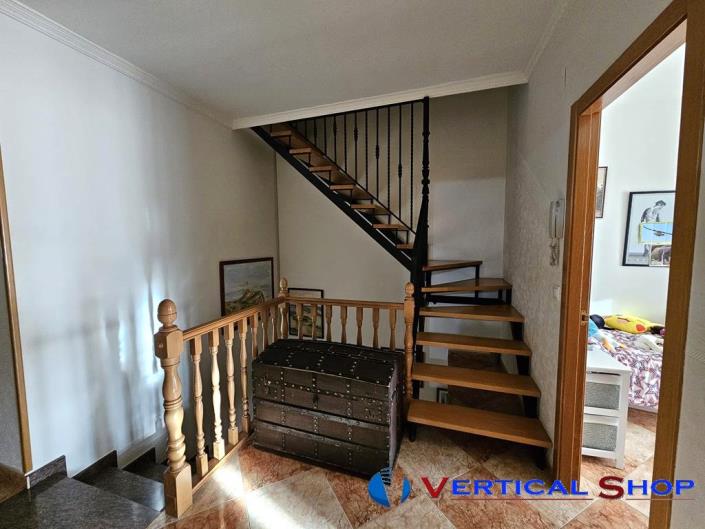 Image No.18-4 Bed Townhouse for sale