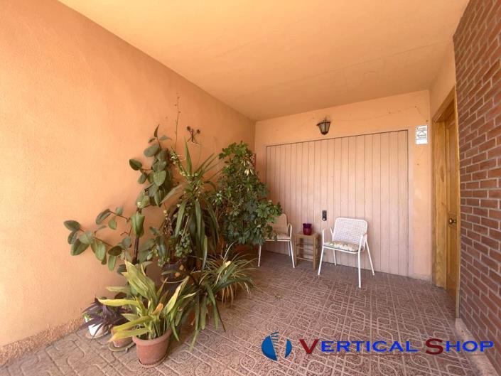 Image No.2-4 Bed Townhouse for sale