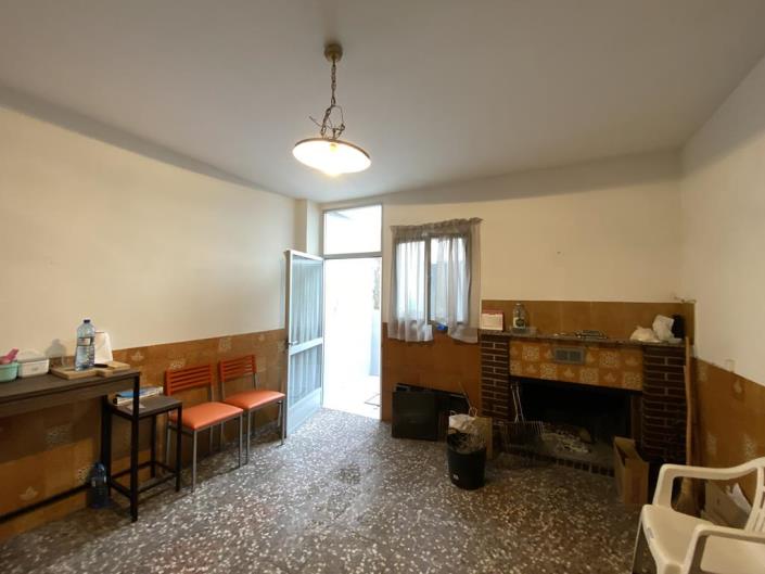 Image No.15-6 Bed Townhouse for sale