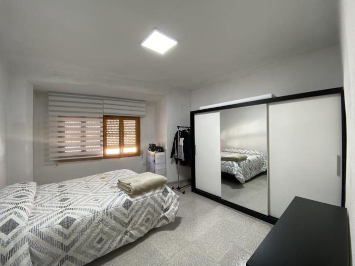 Image No.3-6 Bed Townhouse for sale