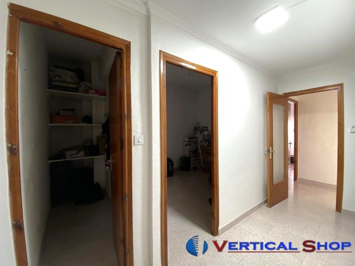 Image No.11-6 Bed Townhouse for sale