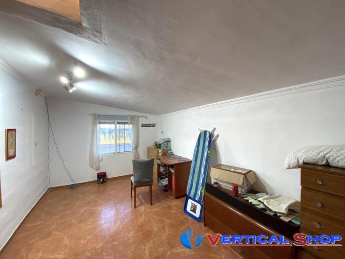 Image No.27-3 Bed Country Property for sale