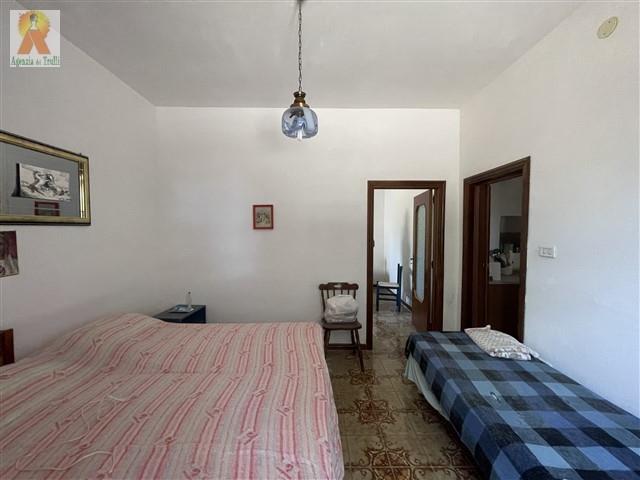 Image No.21-3 Bed Country Property for sale