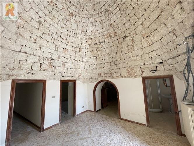 Image No.13-4 Bed Farmhouse for sale