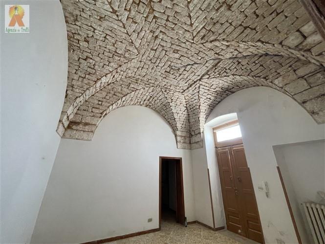 Image No.15-4 Bed Farmhouse for sale