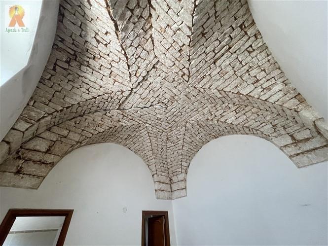 Image No.20-4 Bed Farmhouse for sale