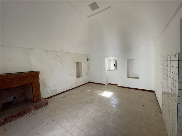 Image No.25-2 Bed Townhouse for sale