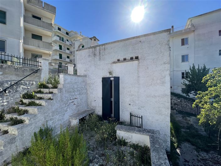 Image No.5-2 Bed Townhouse for sale