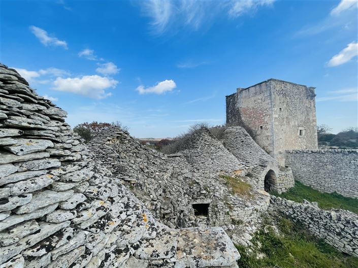 Image No.10-3 Bed Farmhouse for sale