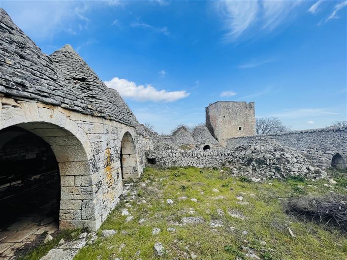 Image No.2-3 Bed Farmhouse for sale