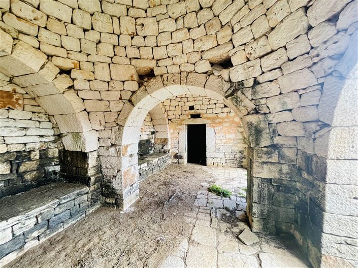 Image No.21-3 Bed Farmhouse for sale