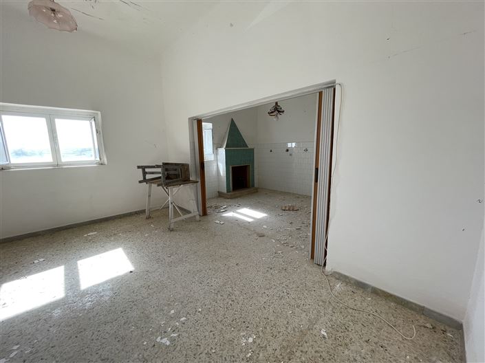 Image No.20-3 Bed Country House for sale