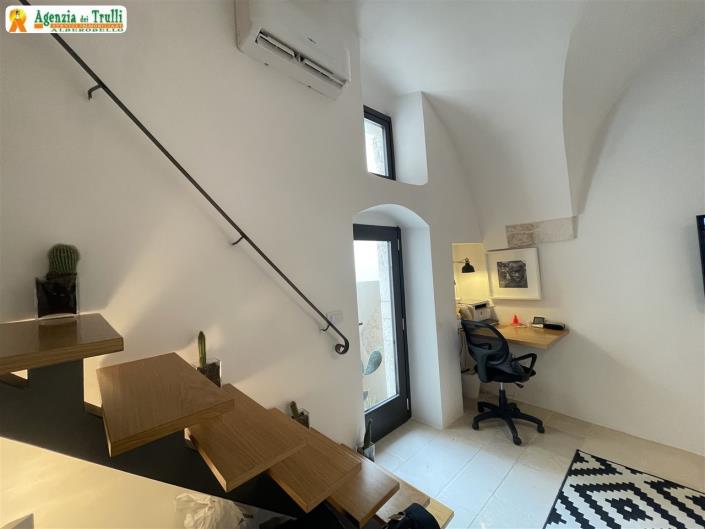 Image No.18-2 Bed Townhouse for sale