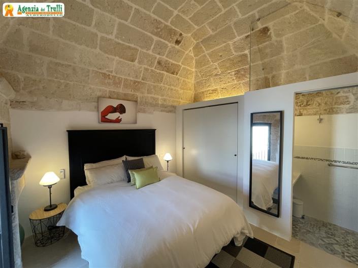 Image No.20-2 Bed Townhouse for sale