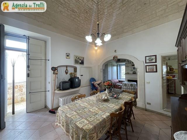 Image No.20-4 Bed Farmhouse for sale