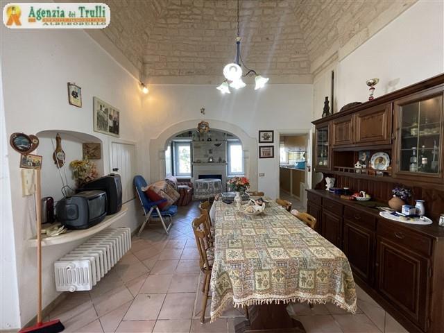 Image No.21-4 Bed Farmhouse for sale