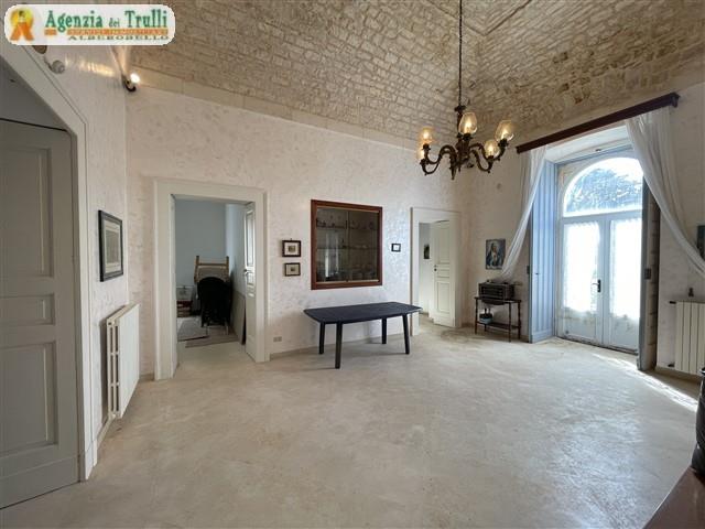 Image No.31-4 Bed Farmhouse for sale