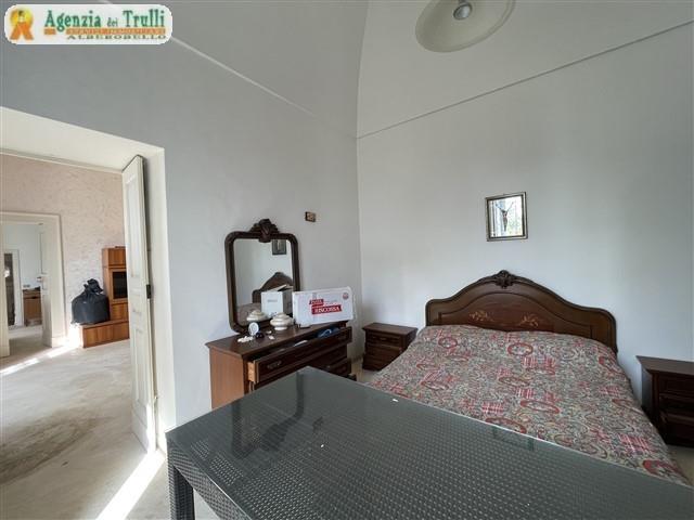 Image No.59-4 Bed Farmhouse for sale