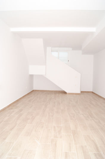 Image No.19-2 Bed Property for sale