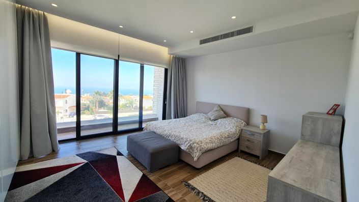 Image No.14-6 Bed Villa for sale