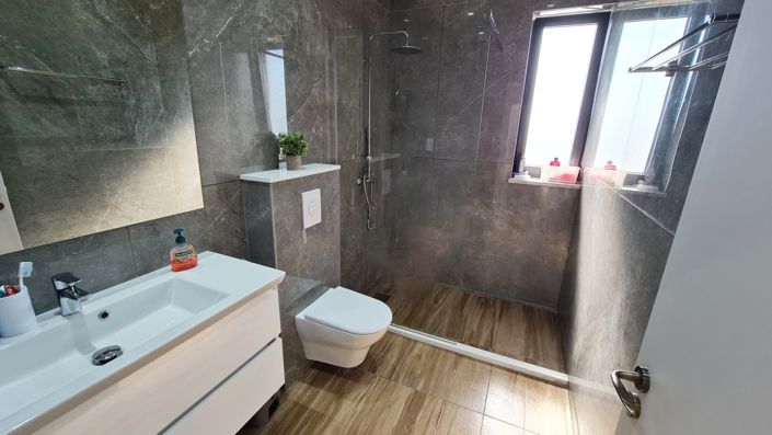 Image No.28-6 Bed Villa for sale