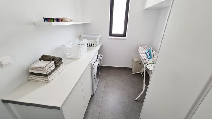 Image No.29-6 Bed Villa for sale