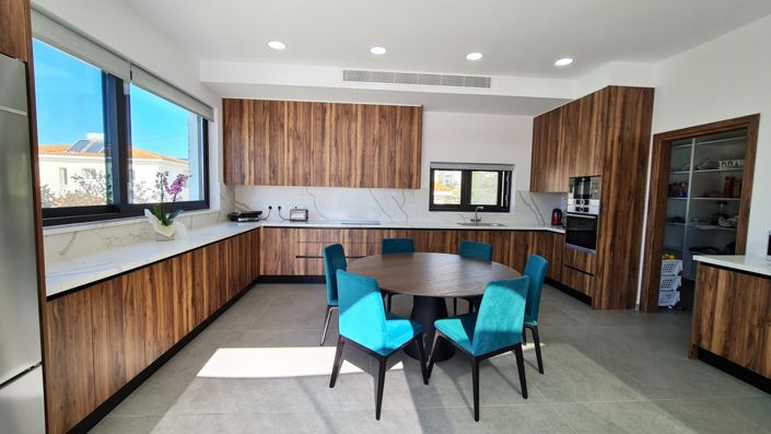 Image No.4-6 Bed Villa for sale