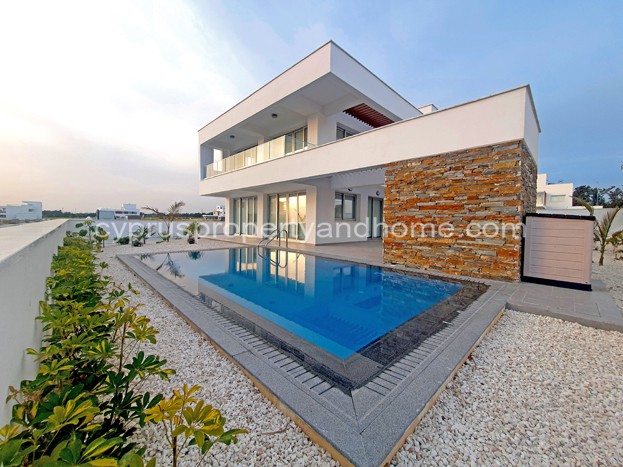 Image No.1-3 Bed Villa for sale